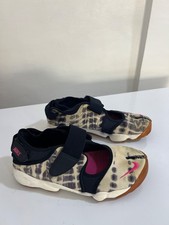 Nike Air Rift Split Toe Tabi